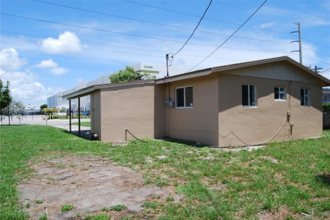 Villa ou maison à vendre à Miami, Floride: 3 chambres, 96.62 m2 № 1979208 - photo 10