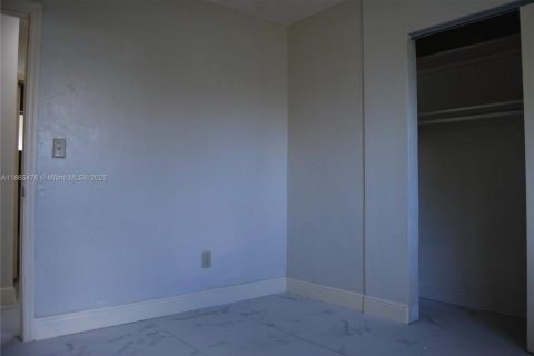 Villa ou maison à vendre à Miami, Floride: 3 chambres, 96.62 m2 № 1979208 - photo 27