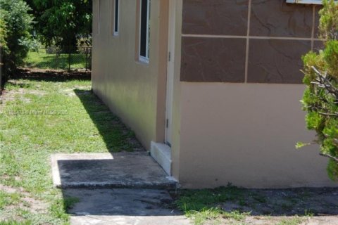 Villa ou maison à vendre à Miami, Floride: 3 chambres, 96.62 m2 № 1979208 - photo 3