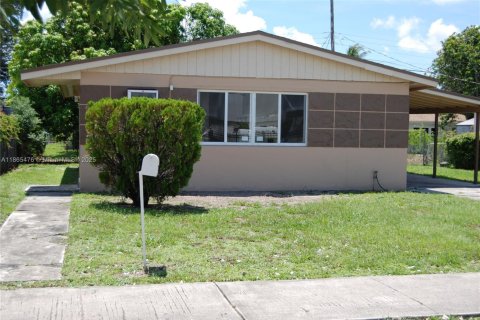 Villa ou maison à vendre à Miami, Floride: 3 chambres, 96.62 m2 № 1979208 - photo 2