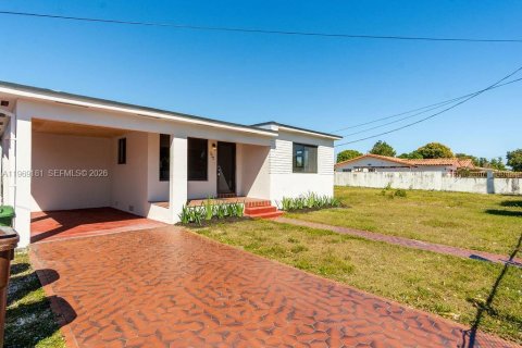 Casa en venta en Hialeah, Florida, 3 dormitorios, 93.09 m2 № 2031221 - foto 26