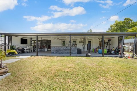 House in Cutler Bay, Florida 3 bedrooms, 118.91 sq.m. № 1857220 - photo 26
