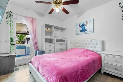 House in Cutler Bay, Florida 3 bedrooms, 118.91 sq.m. № 1857220 - photo 20