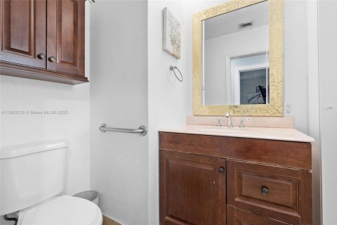 House in Cutler Bay, Florida 3 bedrooms, 118.91 sq.m. № 1857220 - photo 23