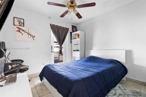 House in Cutler Bay, Florida 3 bedrooms, 118.91 sq.m. № 1857220 - photo 21