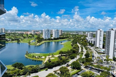 Condo in Aventura, Florida, 2 bedrooms  № 1890975 - photo 1