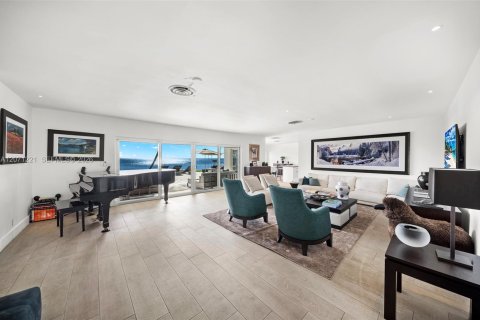 Villa ou maison à vendre à Key Biscayne, Floride: 5 chambres, 286.6 m2 № 2307389 - photo 16