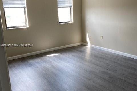 Condo in Hollywood, Florida, 1 bedroom  № 1763978 - photo 17