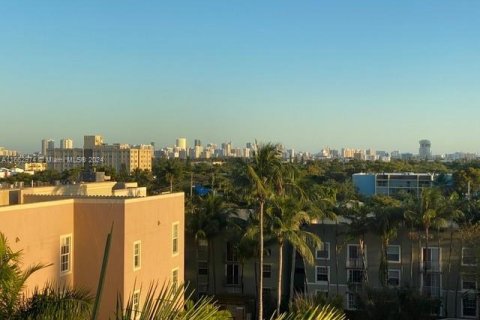 Condo in Hollywood, Florida, 1 bedroom  № 1763978 - photo 16