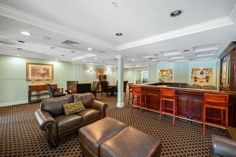 Condo in Hollywood, Florida, 1 bedroom  № 1763978 - photo 11