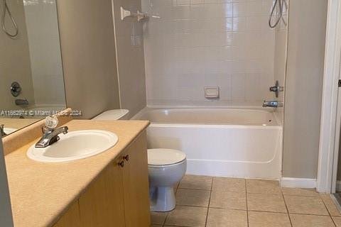 Condo in Hollywood, Florida, 1 bedroom  № 1763978 - photo 18