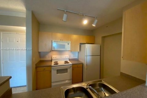Condo in Hollywood, Florida, 1 bedroom  № 1763978 - photo 12