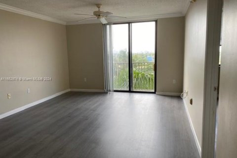 Condo in Hollywood, Florida, 1 bedroom  № 1763978 - photo 15