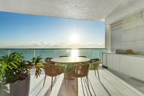 Copropriété à louer à Sunny Isles Beach, Floride: 4 chambres, 277.5 m2 № 2275790 - photo 8