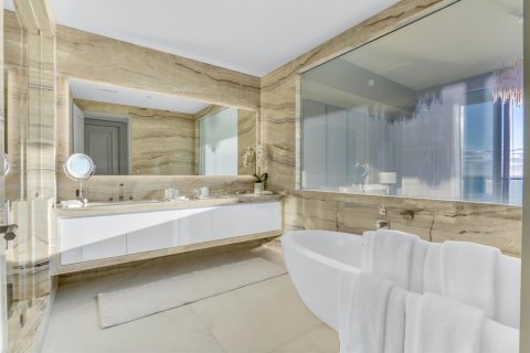 Copropriété à louer à Sunny Isles Beach, Floride: 4 chambres, 277.5 m2 № 2275790 - photo 12