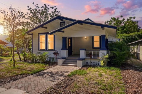 Villa ou maison à Tampa, Floride 3 chambres, 121.98 m2 № 2356762