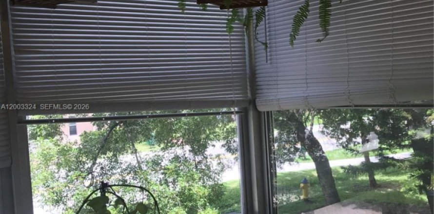 Condominio en Sunny Isles Beach, Florida, 2 dormitorios  № 2066780