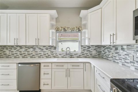 House in Poinciana, Florida 3 bedrooms, 168.8 sq.m. № 1440804 - photo 19