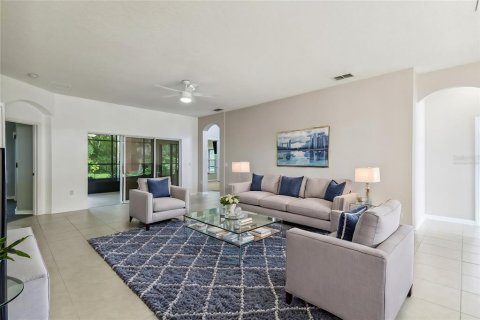 House in Poinciana, Florida 3 bedrooms, 168.8 sq.m. № 1440804 - photo 7