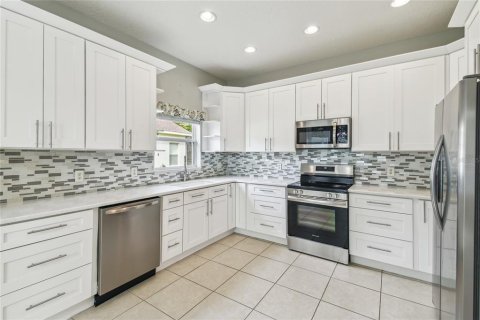 House in Poinciana, Florida 3 bedrooms, 168.8 sq.m. № 1440804 - photo 18