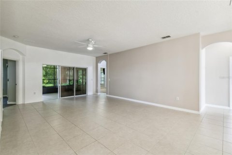 House in Poinciana, Florida 3 bedrooms, 168.8 sq.m. № 1440804 - photo 8