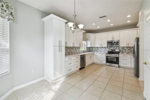 House in Poinciana, Florida 3 bedrooms, 168.8 sq.m. № 1440804 - photo 17