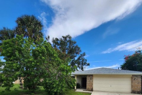 Villa ou maison à Palm Bay, Floride 3 chambres, 149.39 m2 № 2155705
