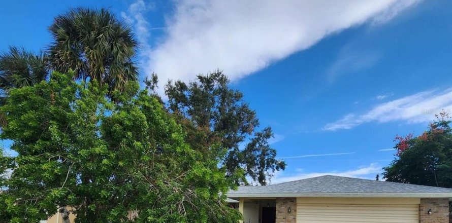 Villa ou maison à Palm Bay, Floride 3 chambres, 149.39 m2 № 2155705