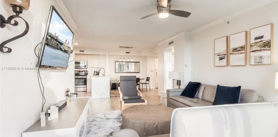 Condo in West Palm Beach, Florida, 2 bedrooms  № 1954259