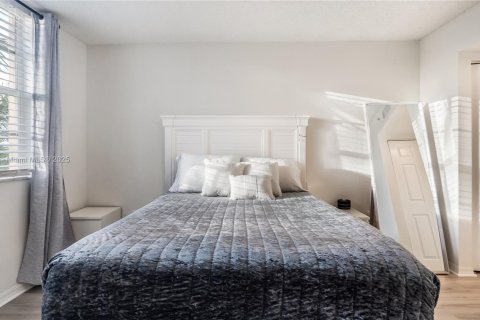 Condo in West Palm Beach, Florida, 2 bedrooms  № 1954259 - photo 14