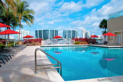 Copropriété à louer à Sunny Isles Beach, Floride: 2 chambres, 116.59 m2 № 1928333 - photo 12