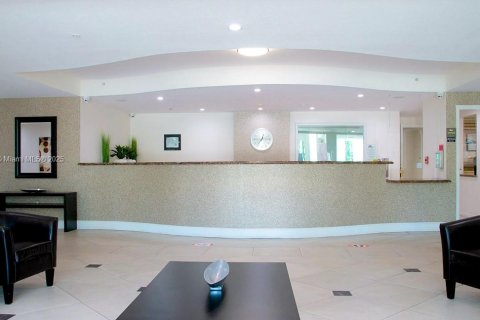 Copropriété à louer à Sunny Isles Beach, Floride: 2 chambres, 116.59 m2 № 1928333 - photo 7