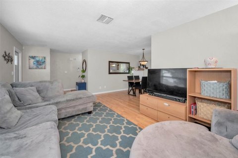 Villa ou maison à vendre à Seminole, Floride: 2 chambres, 105.72 m2 № 1903743 - photo 7