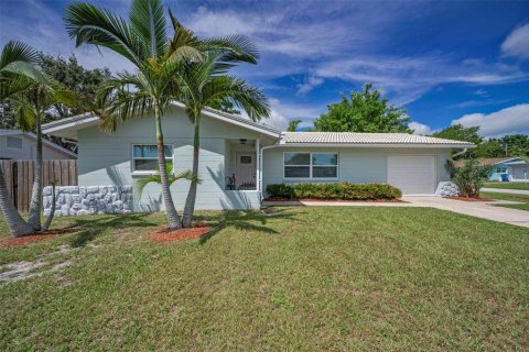 Villa ou maison à vendre à Seminole, Floride: 2 chambres, 105.72 m2 № 1903743 - photo 1