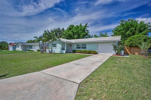 Villa ou maison à vendre à Seminole, Floride: 2 chambres, 105.72 m2 № 1903743 - photo 2