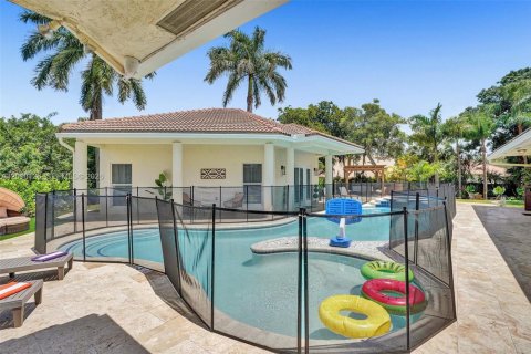 Villa ou maison à vendre à Southwest Ranches, Floride: 8 chambres, 257.9 m2 № 2145781 - photo 13