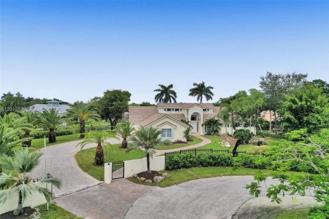 Villa ou maison à Southwest Ranches, Floride 8 chambres, 257.9 m2 № 2145781