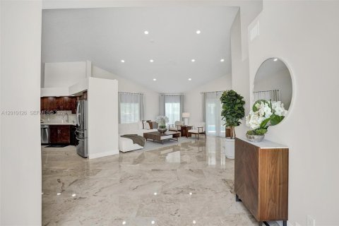 Villa ou maison à vendre à Southwest Ranches, Floride: 8 chambres, 257.9 m2 № 2145781 - photo 16