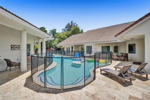 Villa ou maison à vendre à Southwest Ranches, Floride: 8 chambres, 257.9 m2 № 2145781 - photo 14