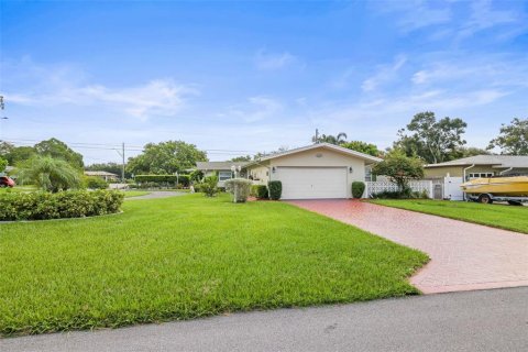 House in Clearwater, Florida 3 bedrooms, 125.33 sq.m. № 1866480 - photo 2