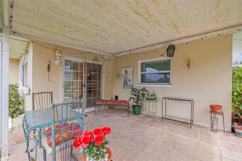 House in Clearwater, Florida 3 bedrooms, 125.33 sq.m. № 1866480 - photo 29