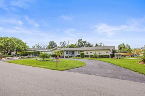 House in Clearwater, Florida 3 bedrooms, 125.33 sq.m. № 1866480 - photo 21