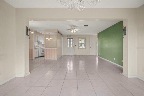 House in Clearwater, Florida 3 bedrooms, 125.33 sq.m. № 1866480 - photo 5