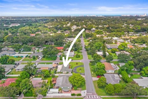 House in Clearwater, Florida 3 bedrooms, 125.33 sq.m. № 1866480 - photo 16