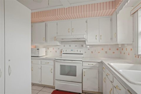 House in Clearwater, Florida 3 bedrooms, 125.33 sq.m. № 1866480 - photo 10