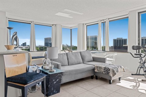 Condo in West Palm Beach, Florida, 2 bedrooms  № 991834 - photo 1