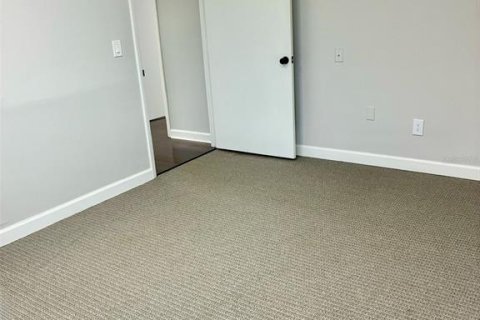 Propiedad comercial en alquiler en Tampa, Florida, 2912.67 m2 № 1828528 - foto 14
