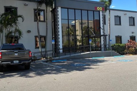 Propiedad comercial en alquiler en Tampa, Florida, 2912.67 m2 № 1828528 - foto 25
