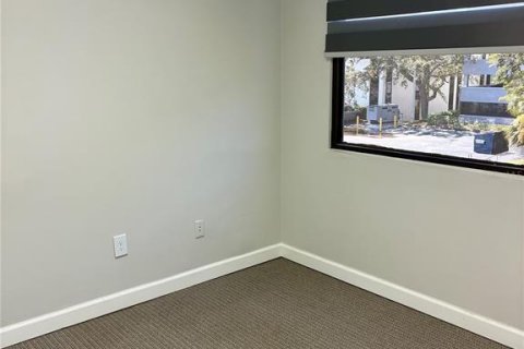 Propiedad comercial en alquiler en Tampa, Florida, 2912.67 m2 № 1828528 - foto 16