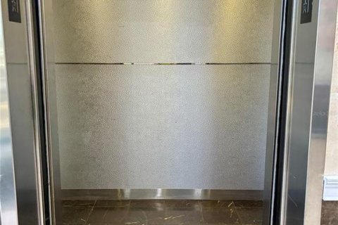 Propiedad comercial en alquiler en Tampa, Florida, 2912.67 m2 № 1828528 - foto 3